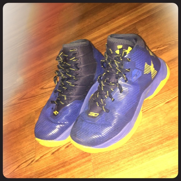 Steph curry basketball shoes 2.5 - Picture 1 of 3